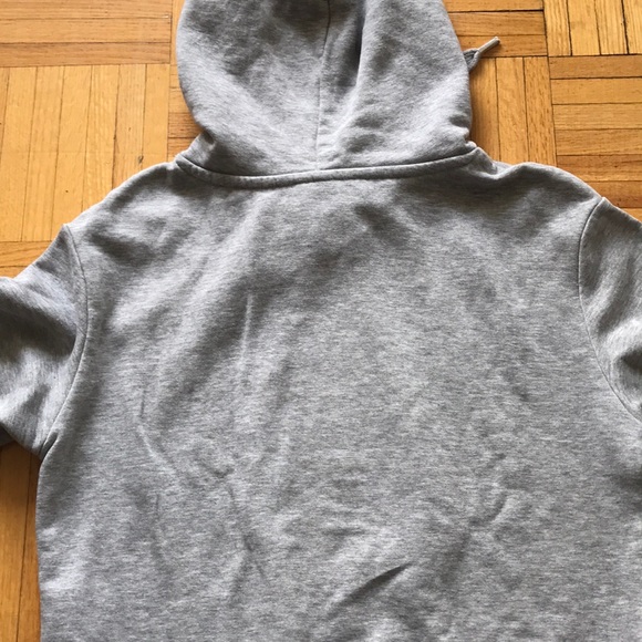 This is a sweatshirt from H&M - Picture 2 of 5